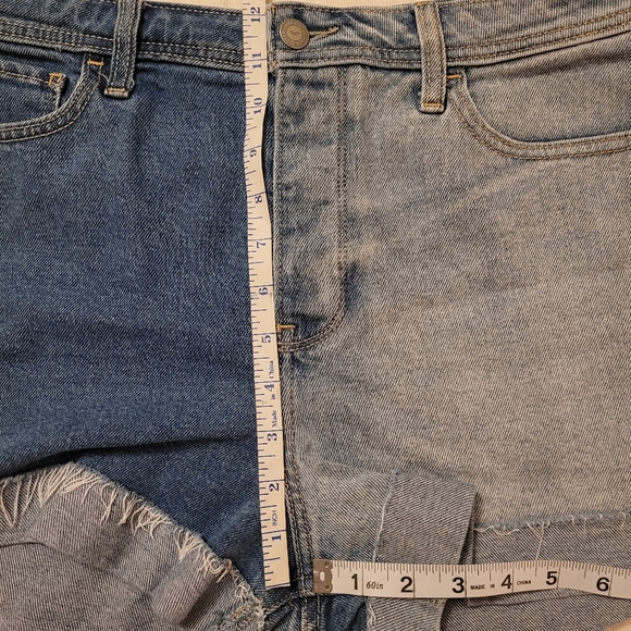 Hollister Two-tone Ultra High Rise Mom Short Size 9/29 - Picture 14 of 14